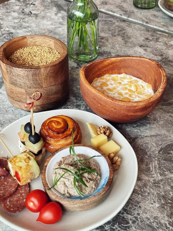 Pana Boutique Hotel Simkent Kültér fotó