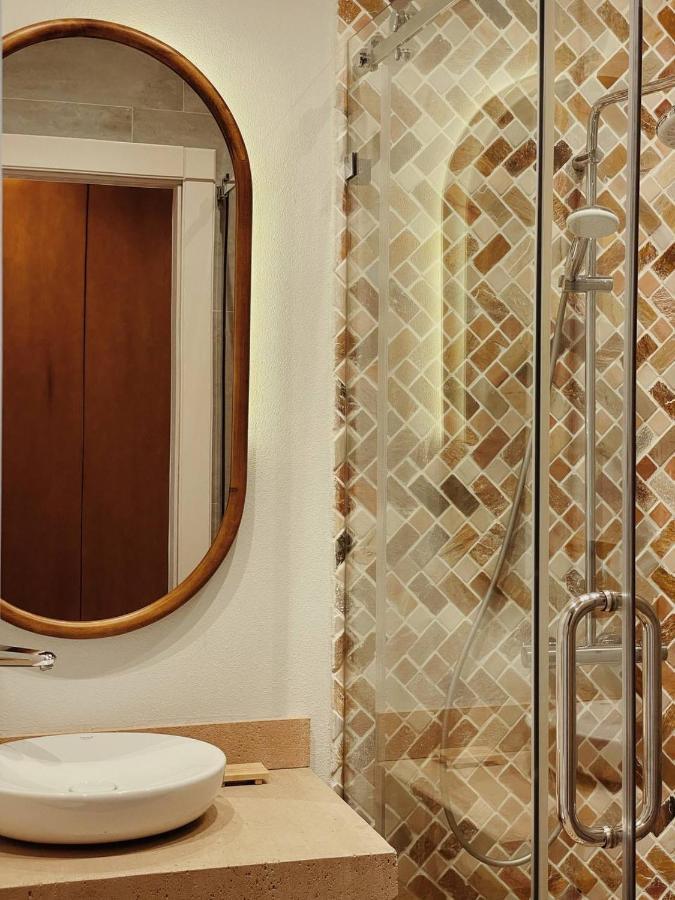 Pana Boutique Hotel Simkent Kültér fotó